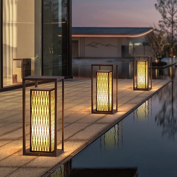 BSLANG8349 Classic Asian Courtyard Rectangular LED Outdoor Light - Image 3