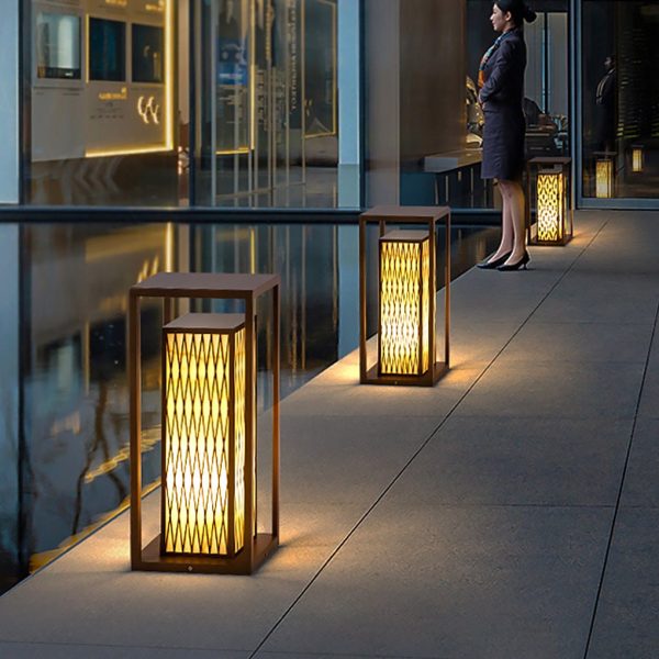 BSLANG8349 Classic Asian Courtyard Rectangular LED Outdoor Light - Image 4