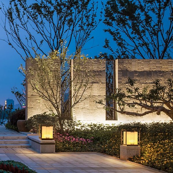 BSLANG8351 Elegant Retro Outdoor Garden Lamp with Refined Line Design - Image 2